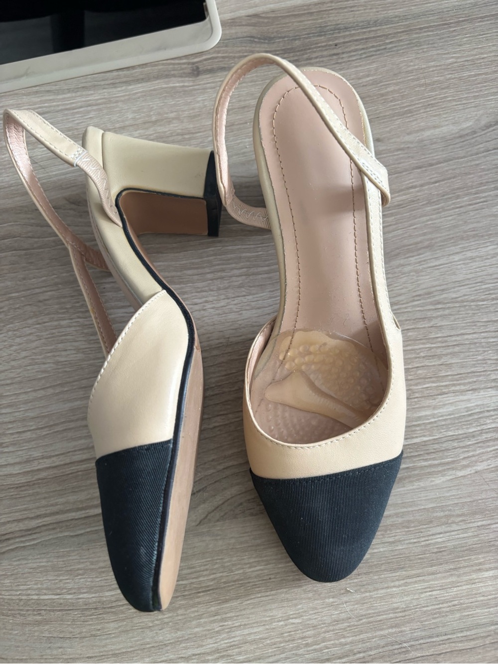 Size 4 beige and Black Two-Tone Slingback Pumps